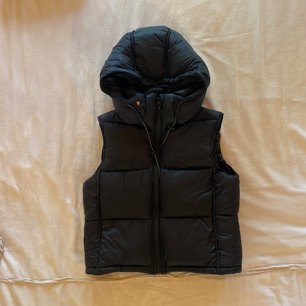 Black Zara Puffer Vest with Hood - Size Small